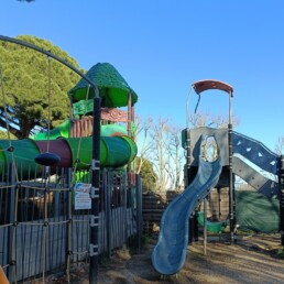 Parc à jeux du camping Cap Sud dans les Pyrénnées-Orientales